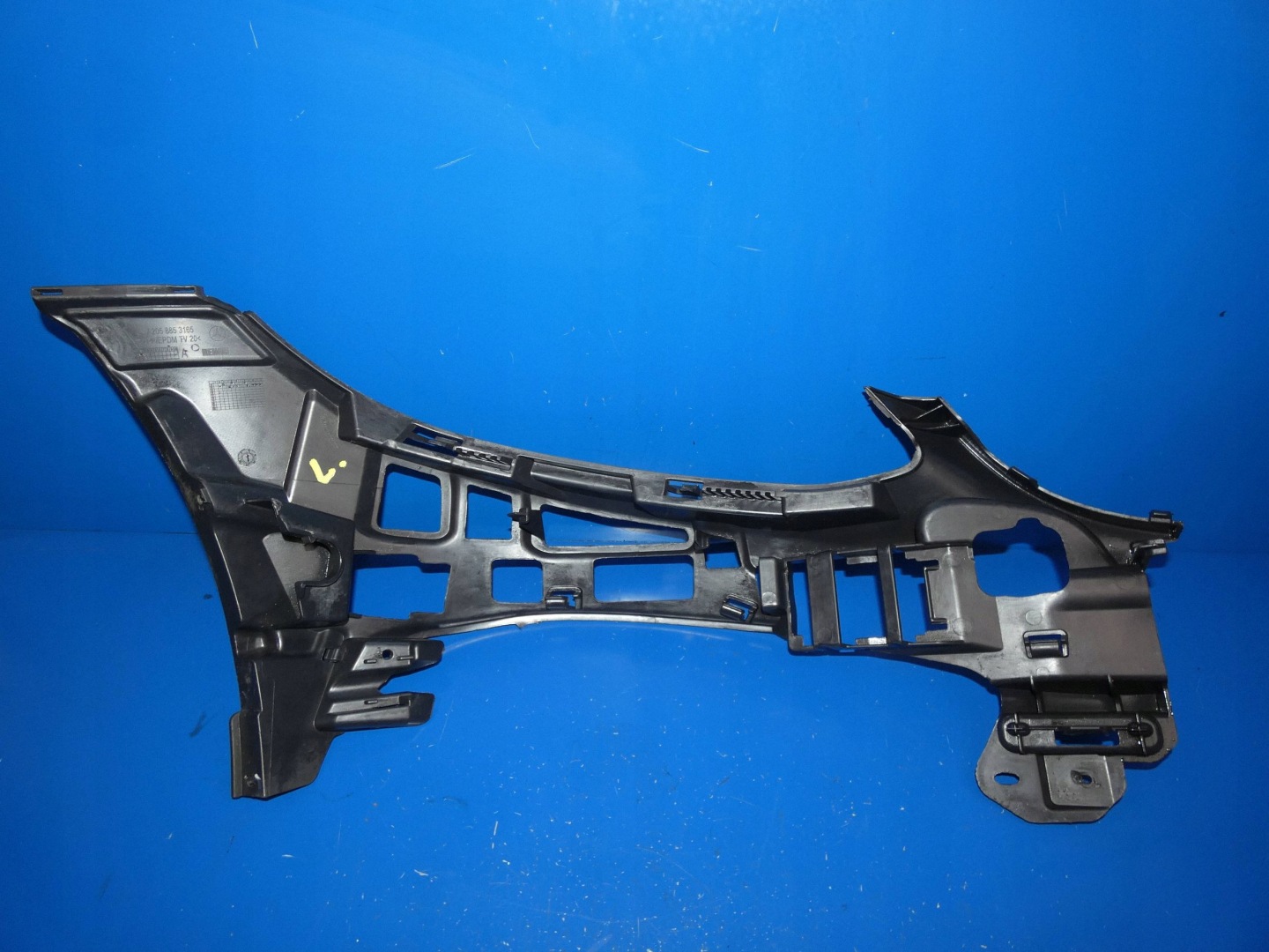 MERCEDES C KLASA W205 support holder of a bumper left front