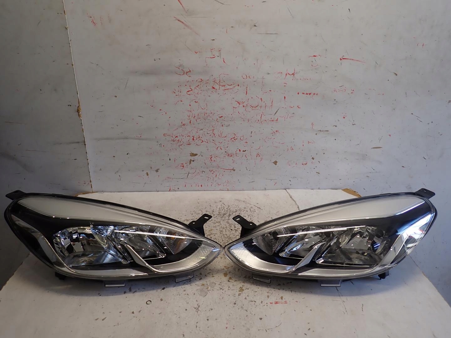 light front front right FORD FIESTA MK8 2017- H1BB-13W029-AE