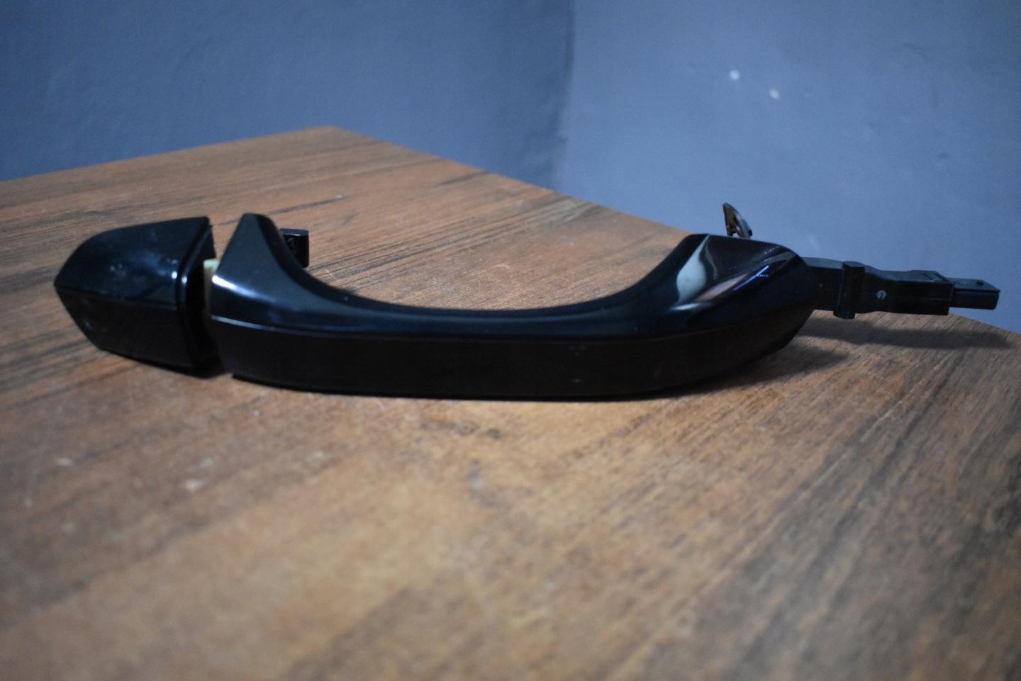 IDEALNA handle KEYLESS right AUDI A8 D5 2PIN colour: LY9B 1