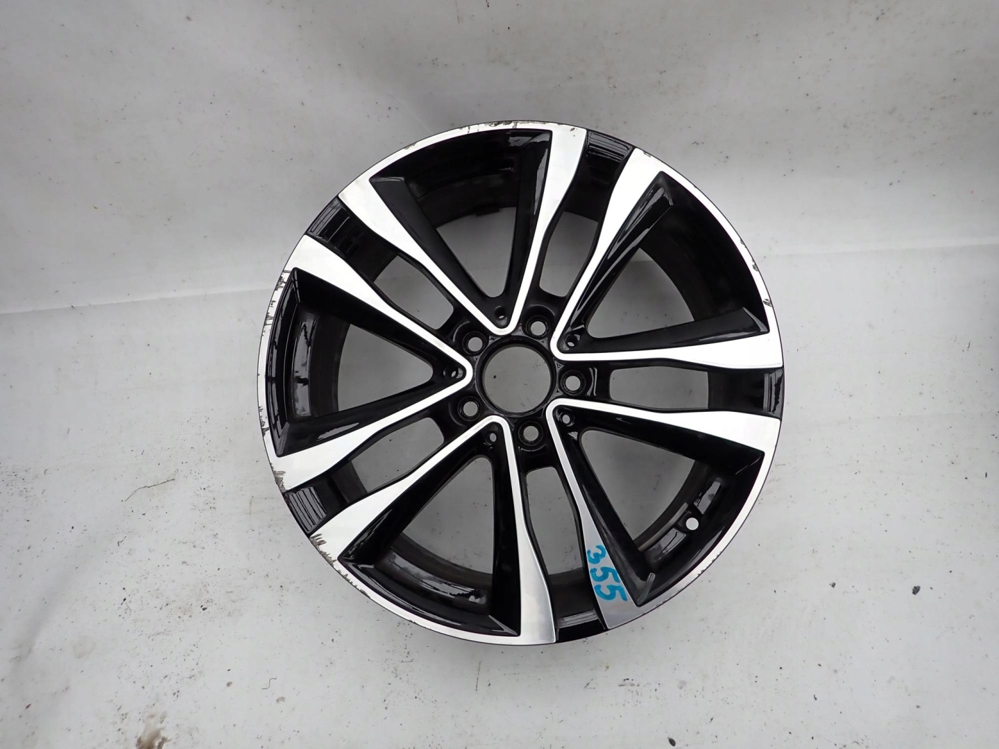 MERCEDES A1774012700 7,5x18H2 ET49 18" disk hliníkový