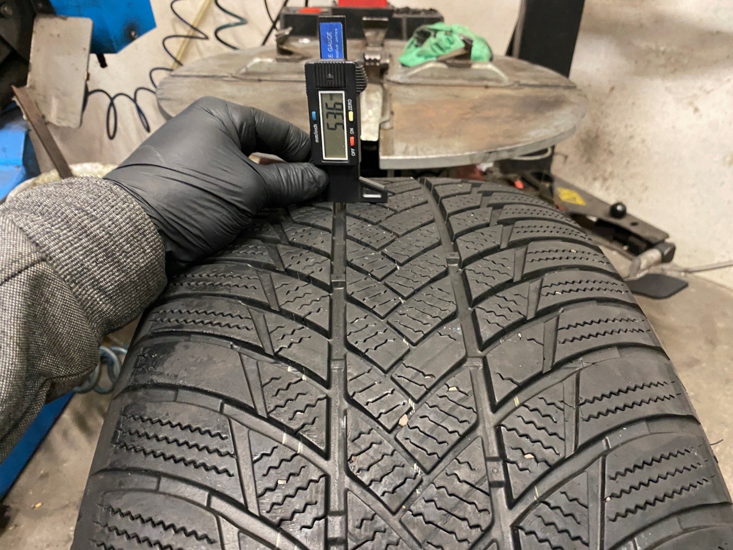 gomma zimowa 285/45R21 Bridgestone Blizzak LM001 Run Flat