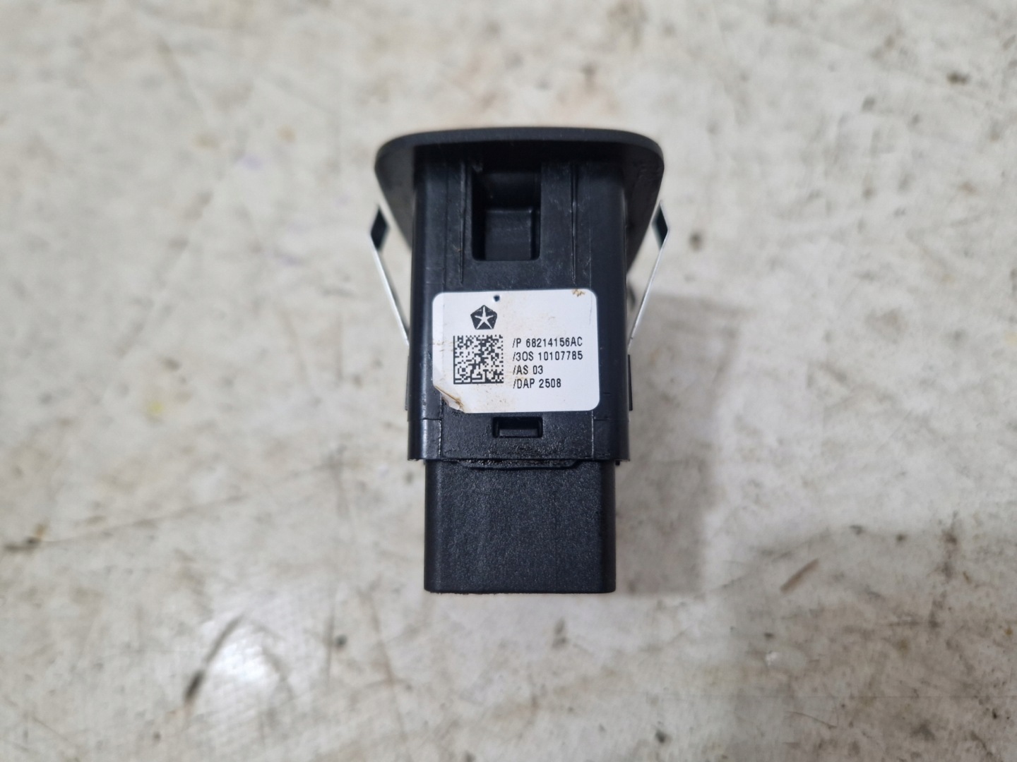 DODGE CHARGER 2019- switch windows rear part left = right 68214156AC