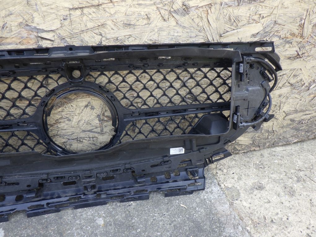 MERCEDES E KLASA 214 W214 AMG LED 23- Grille