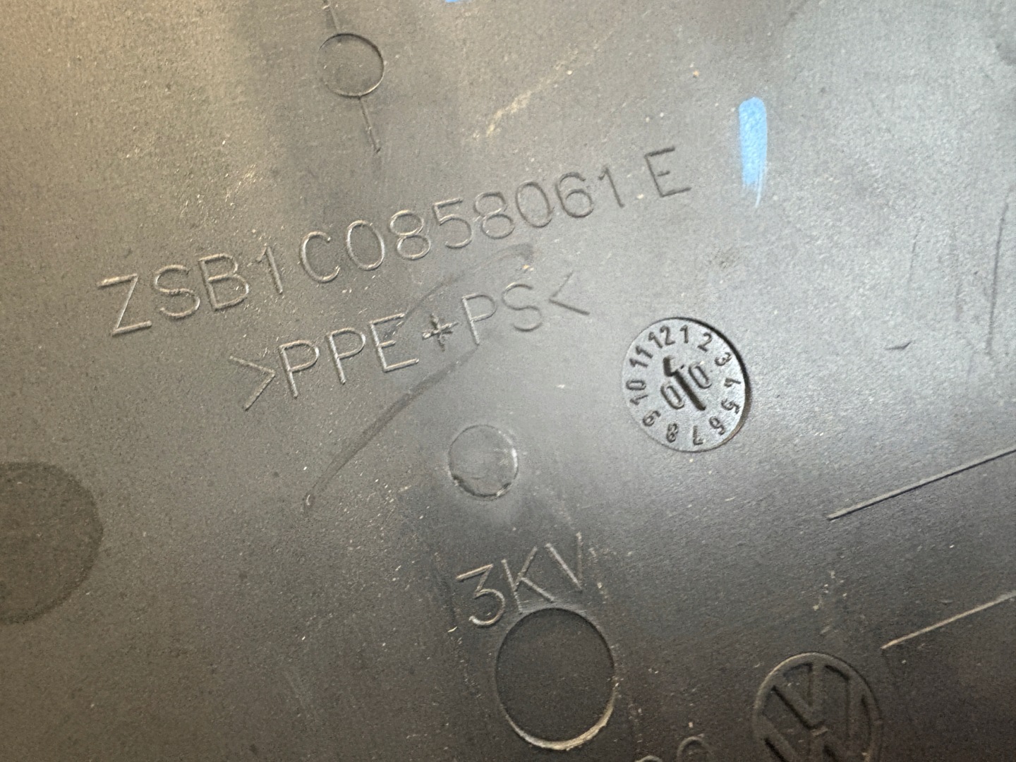 VW NEW BEETLE blende abdeckung gehäuse konsole 1C0858061E