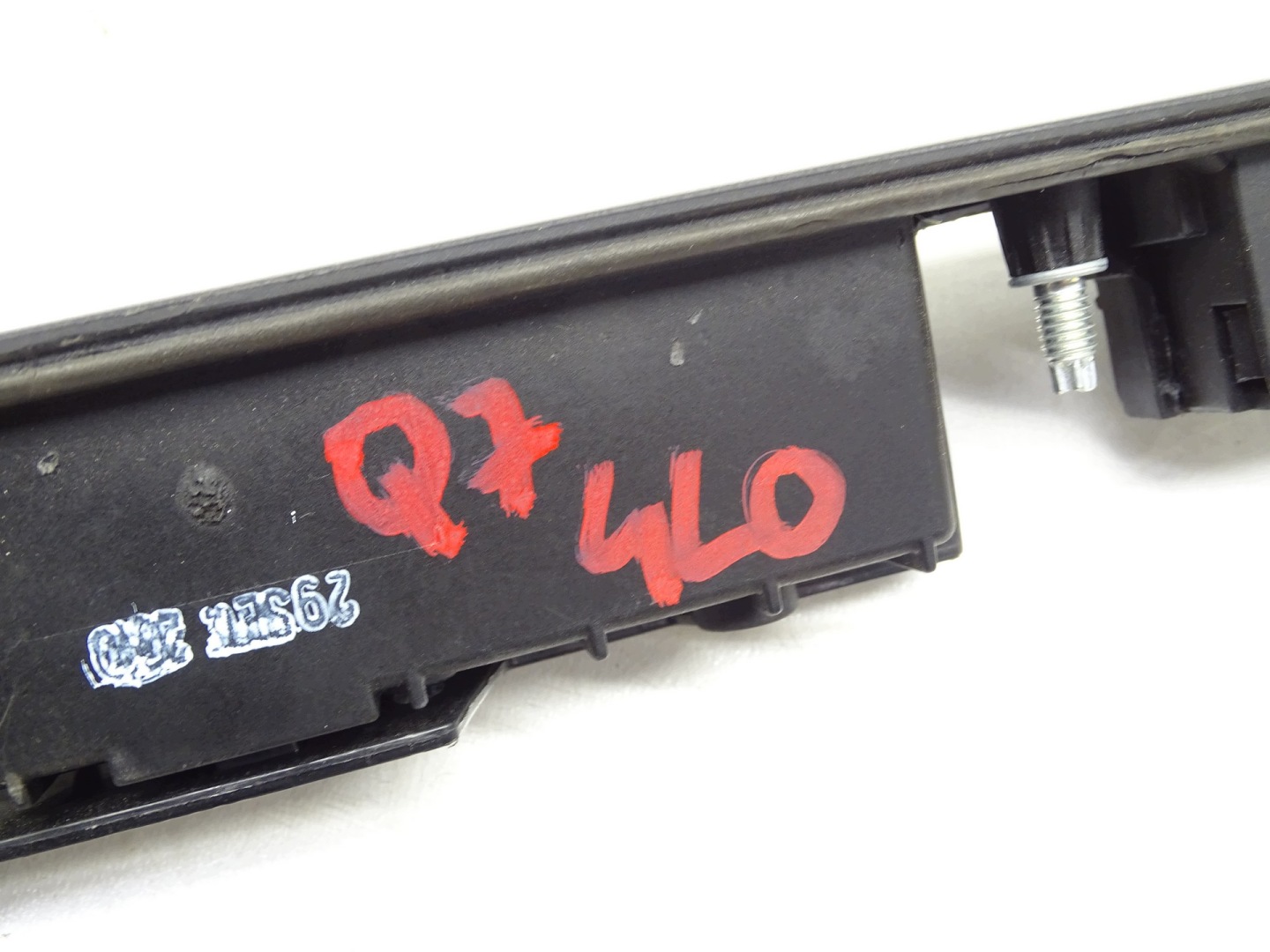 handle bonnet OSWIETLENIE signs AUDI Q7 4L 4L0827574