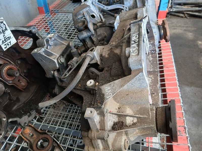 boîte vitesse VW GOLF V 1.6FSI GVV