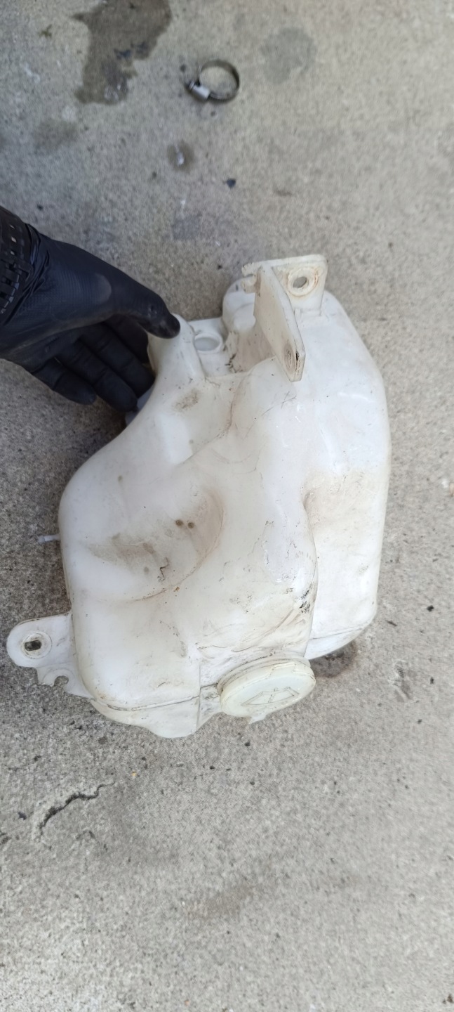 washer fluid tank MAZDA MX-5 NB 860141-337