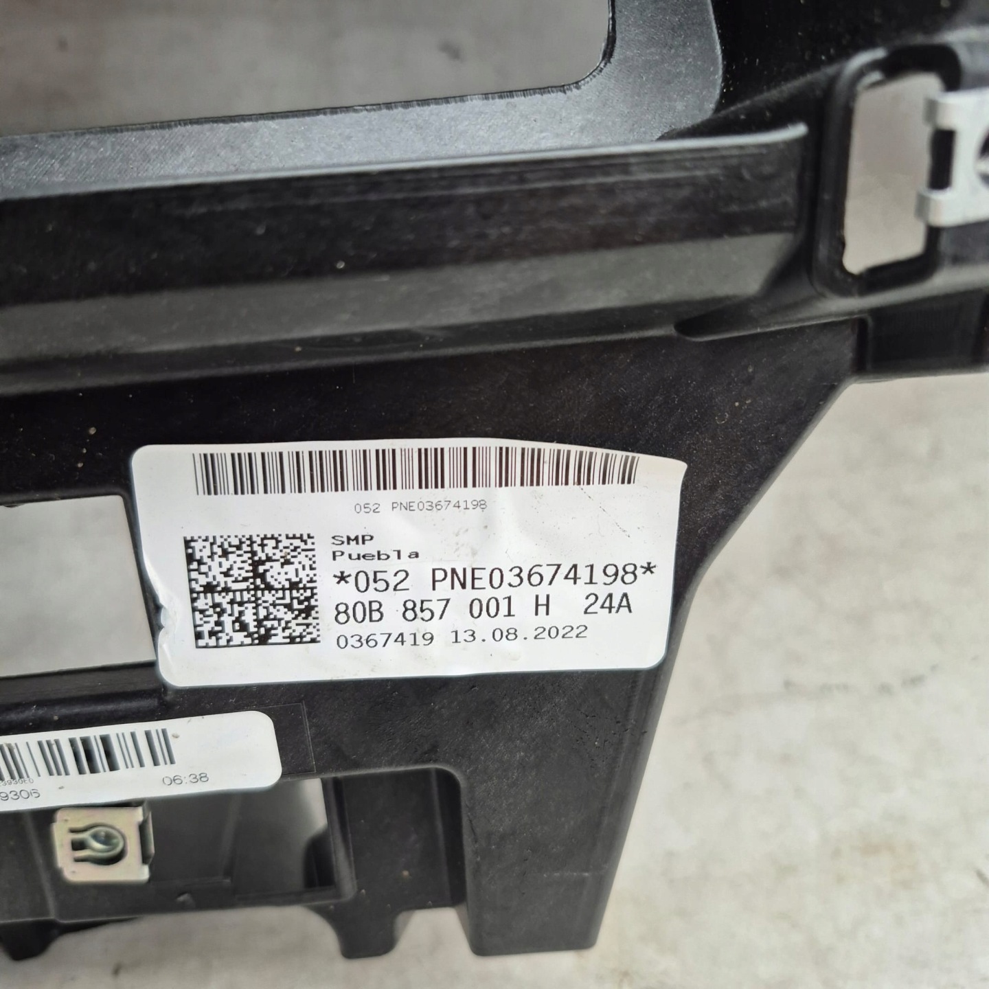 AUDI Q5 II 80A dashboard instrument panel cockpit console 80B857001