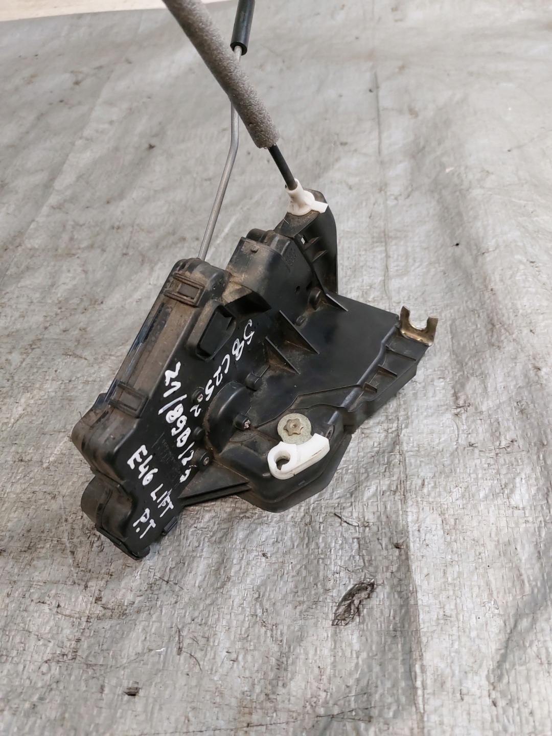 lock door right rear part BMW E46 LIFT 7 PIN