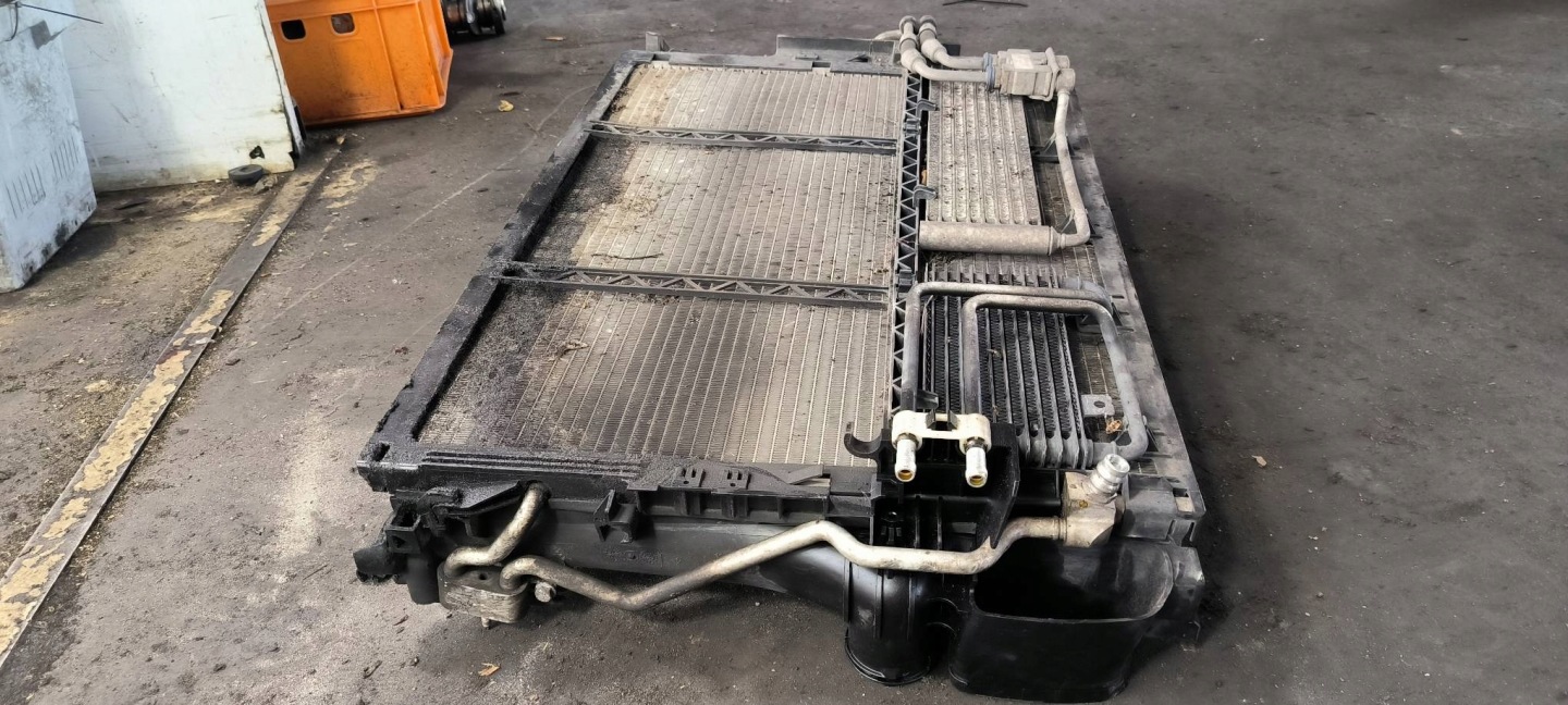 water cooler MERCEDES - BENZ S 320 L W221