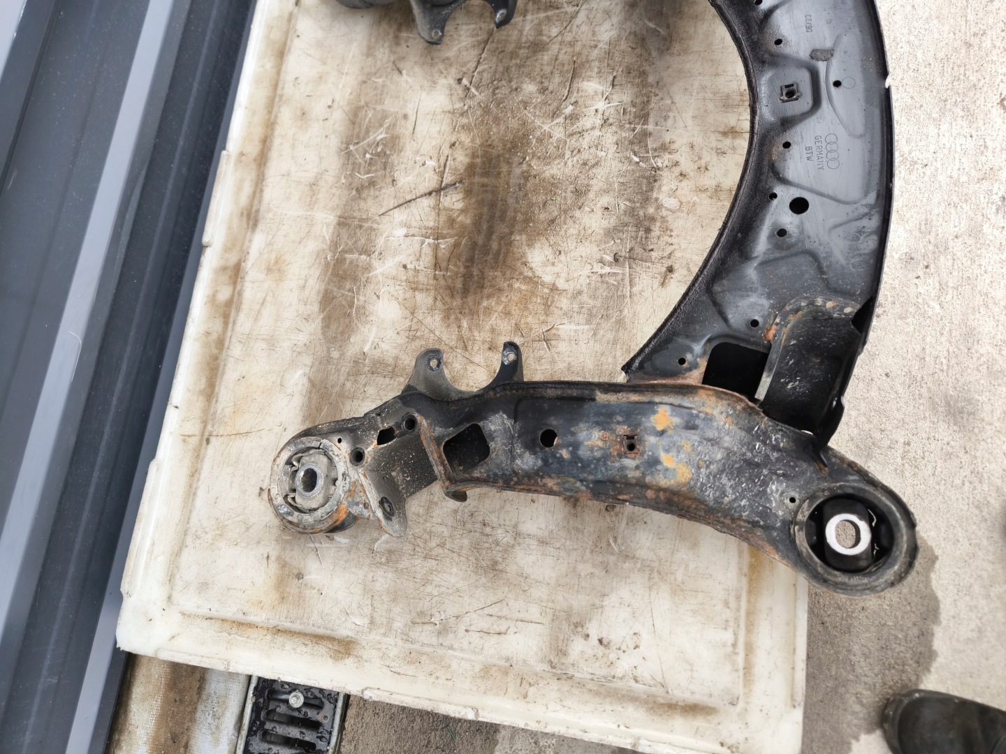 TRAWERS axle beam subframe front AUDI A6 C6 4F0399313AE original !!! *3*