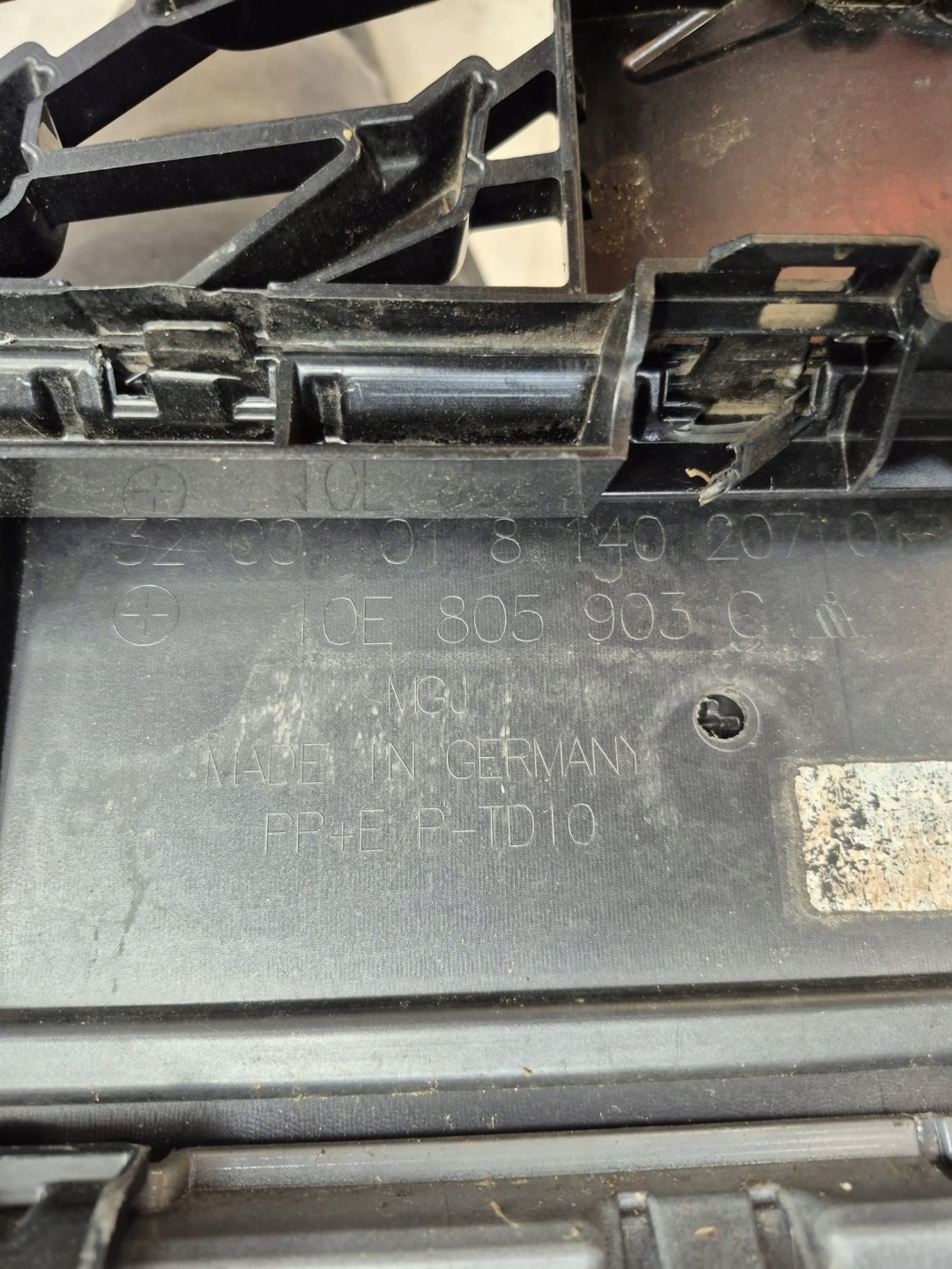 CUPRA BORN 21- bumper front front PDC 10E805903C