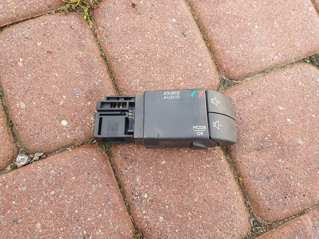 switch regulation radia Vivaro B Trafic III 255522448R