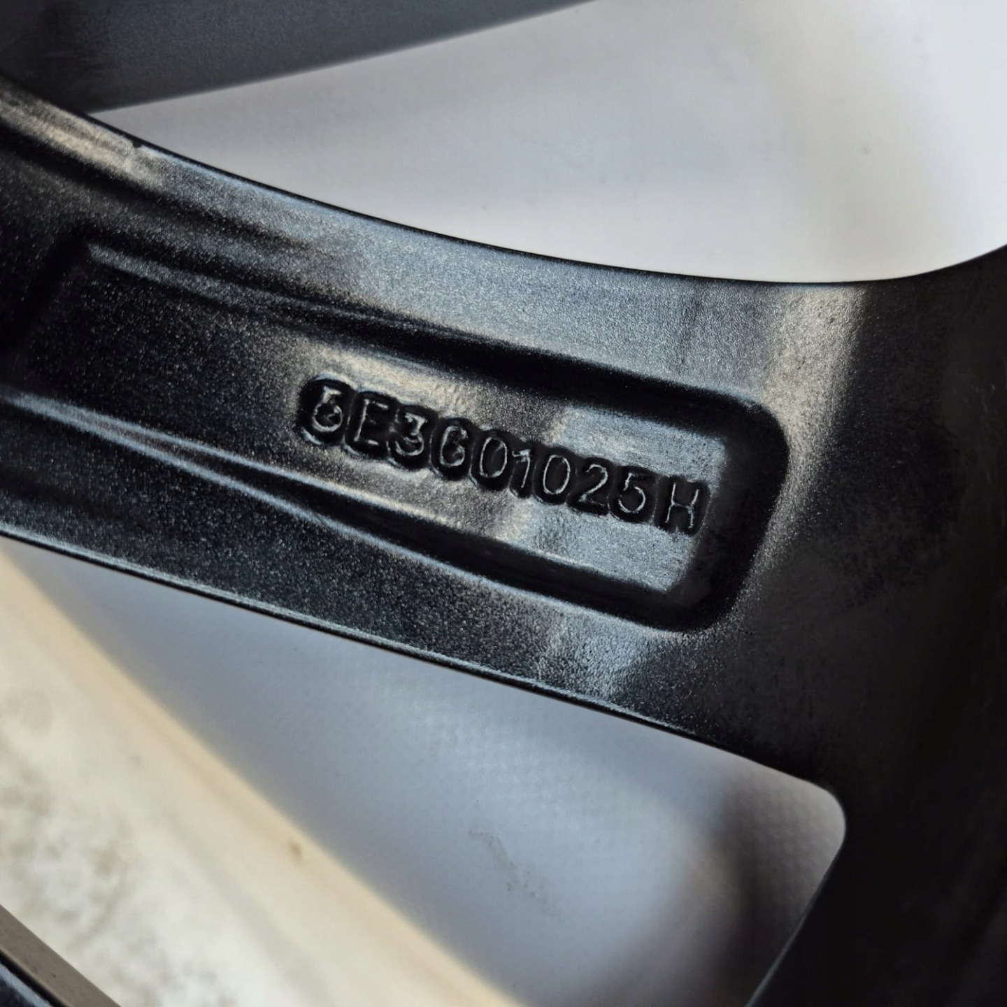 SKODA 5E3601025AG 7,5JX18H2 ET48 18" disk hliníkový