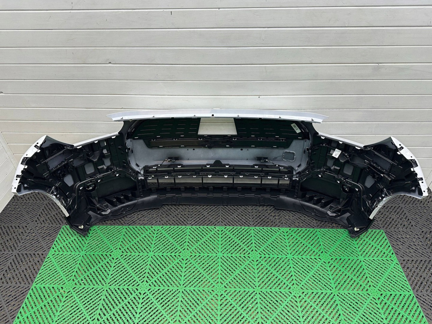 front bumper complete front Mini Countryman U25 colour A96 White CP1