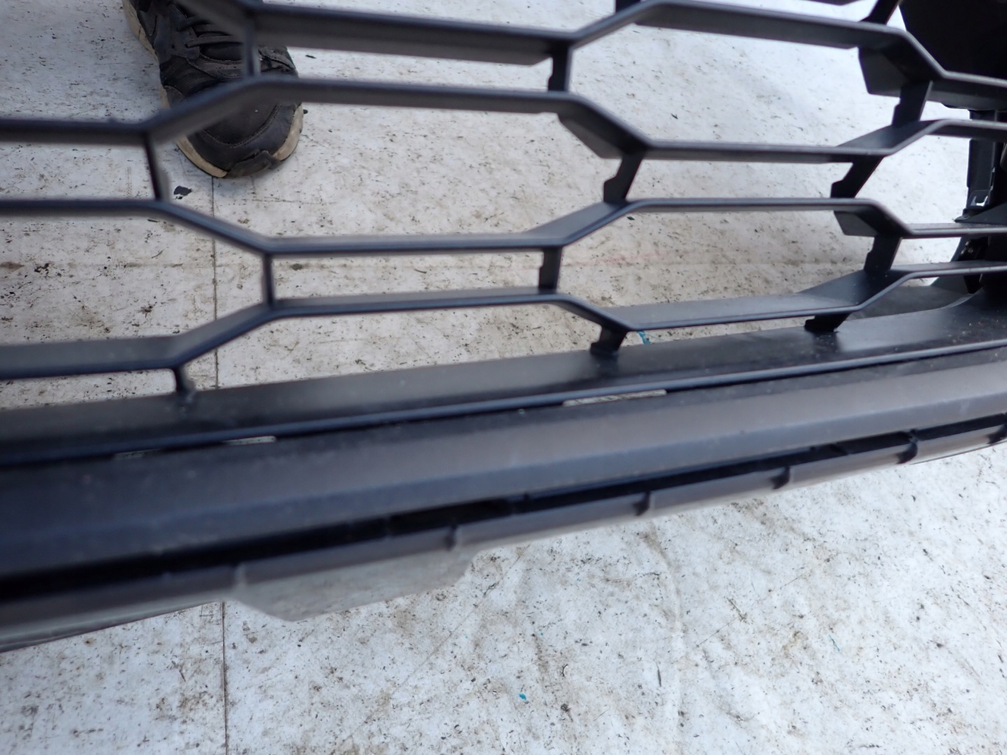 SEAT ARONA 6F9 17- bumper front front PDC