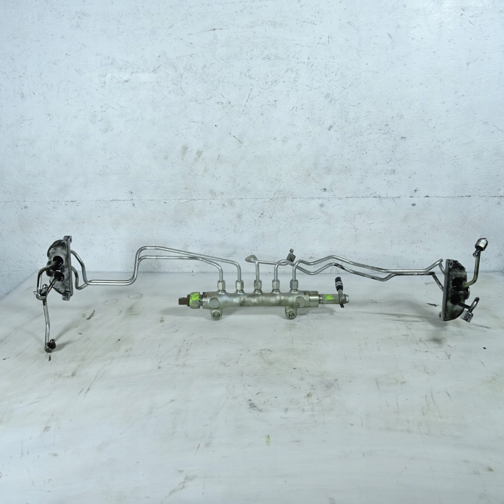 SUBARU LEGACY IV 2.0D moulding ZASILAJACA
