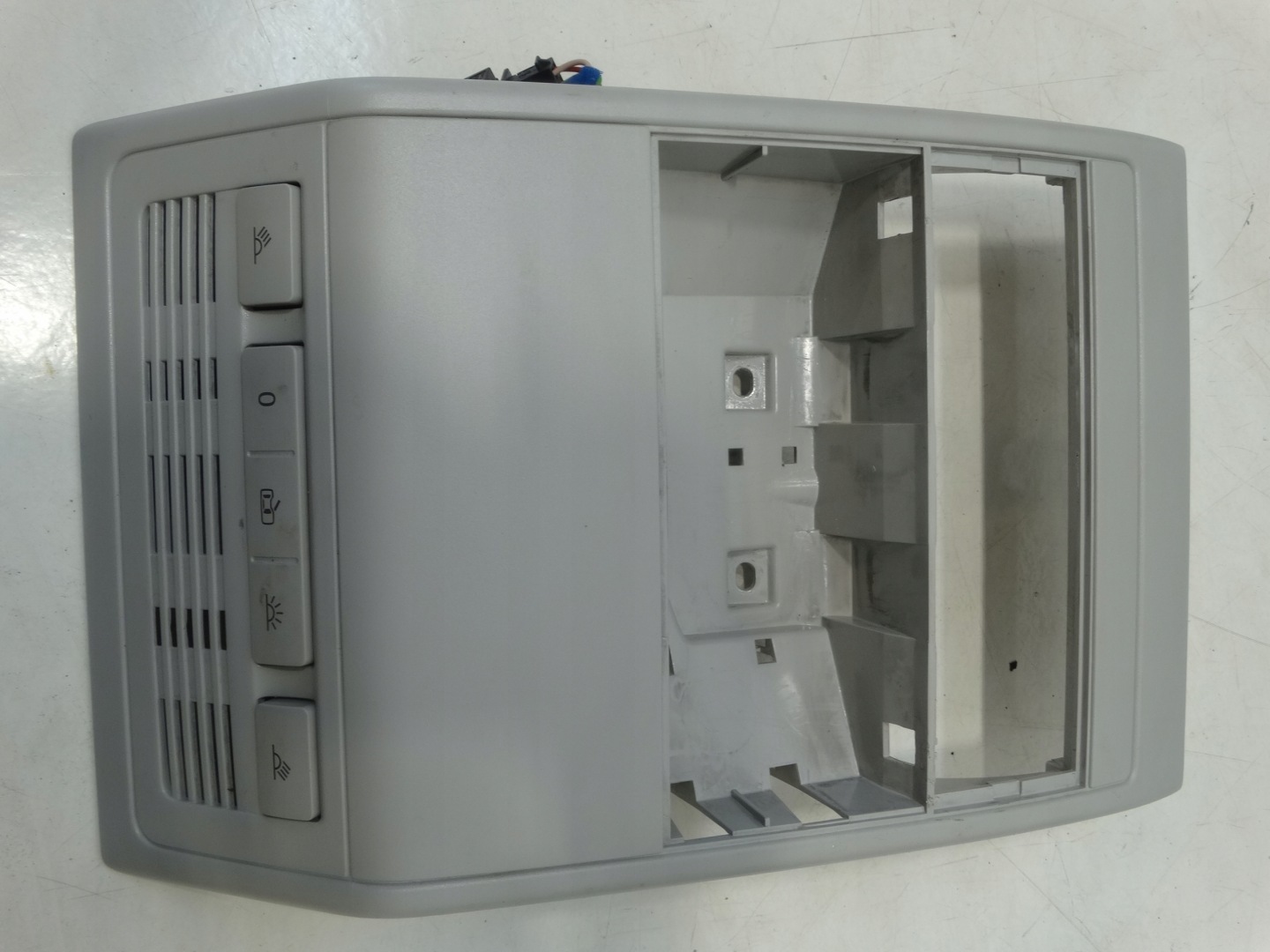 PANEL OSWIETLENIE vnitra předek VOLKSWAGEN T5 LIFT T6 7L6868349K