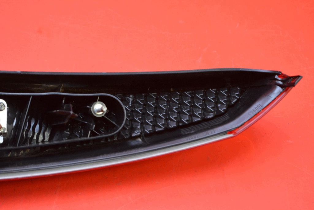 light left rear part rear upper 30643330 VOLVO V70 2 II KOMBI 00-05