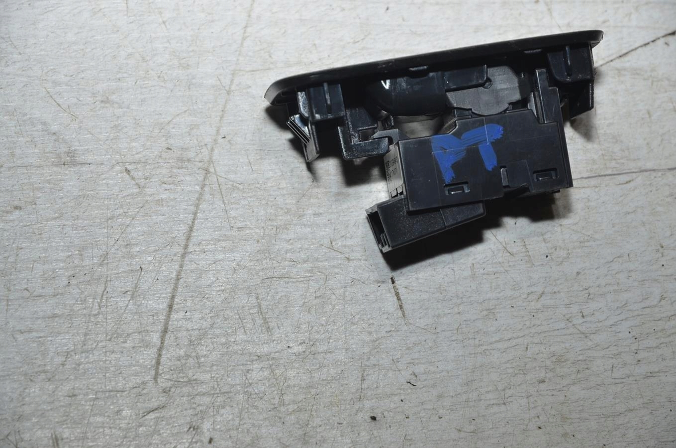 switch windows right rear part Volvo V40 II lift