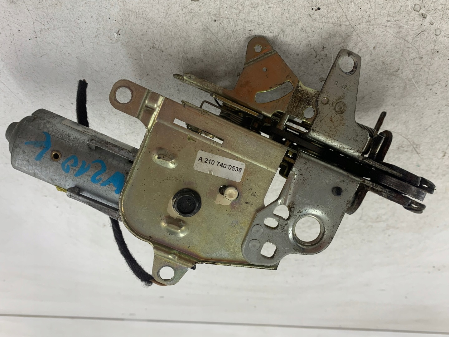 MERCEDES W210 KOMBI lock bonnet boot A2107400536
