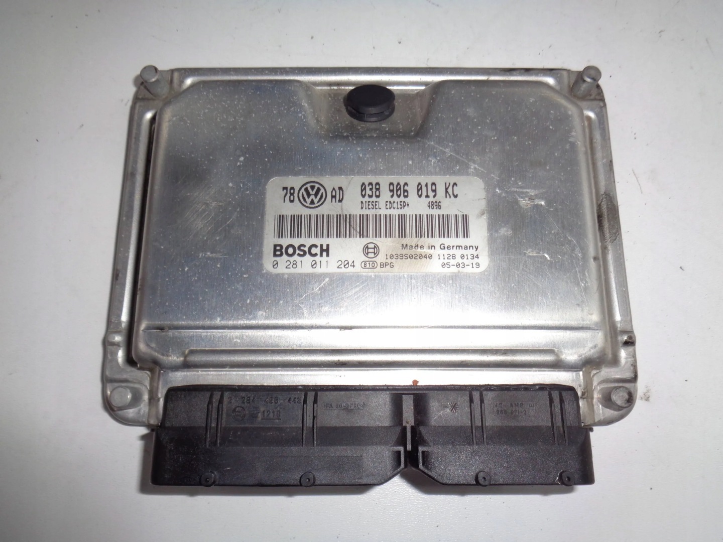 VOLKSWAGEN PASSAT B5 1.9 TDI computer of the engine