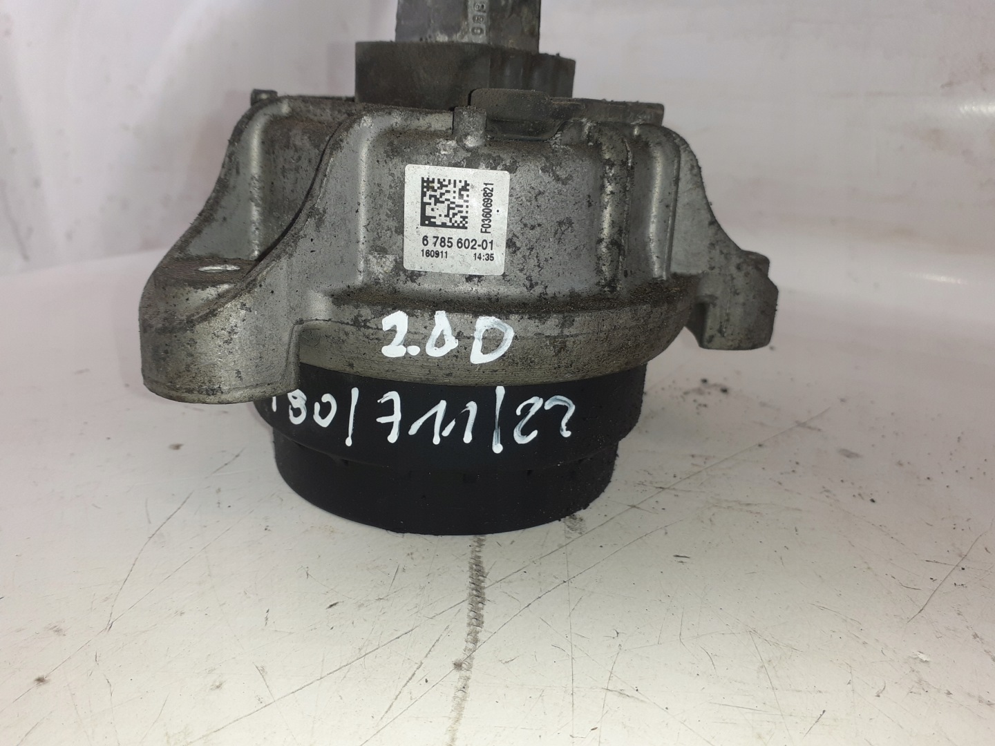 engine mount BMW F11 2.0D
