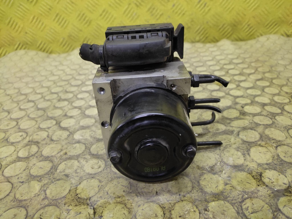 HYUNDAI ACCENT pump ABS 589201G000