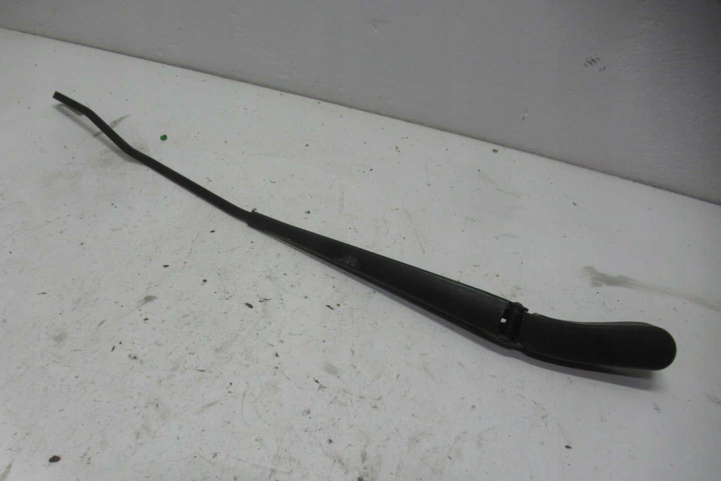 VOLVO S60 2.4 B 04R wiper arm right 8624269