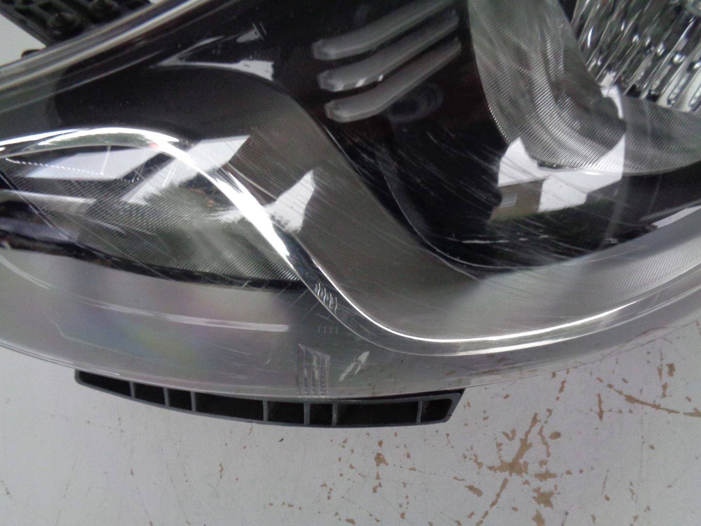 light left REFLEKTOR HYUNDAI IX20 10