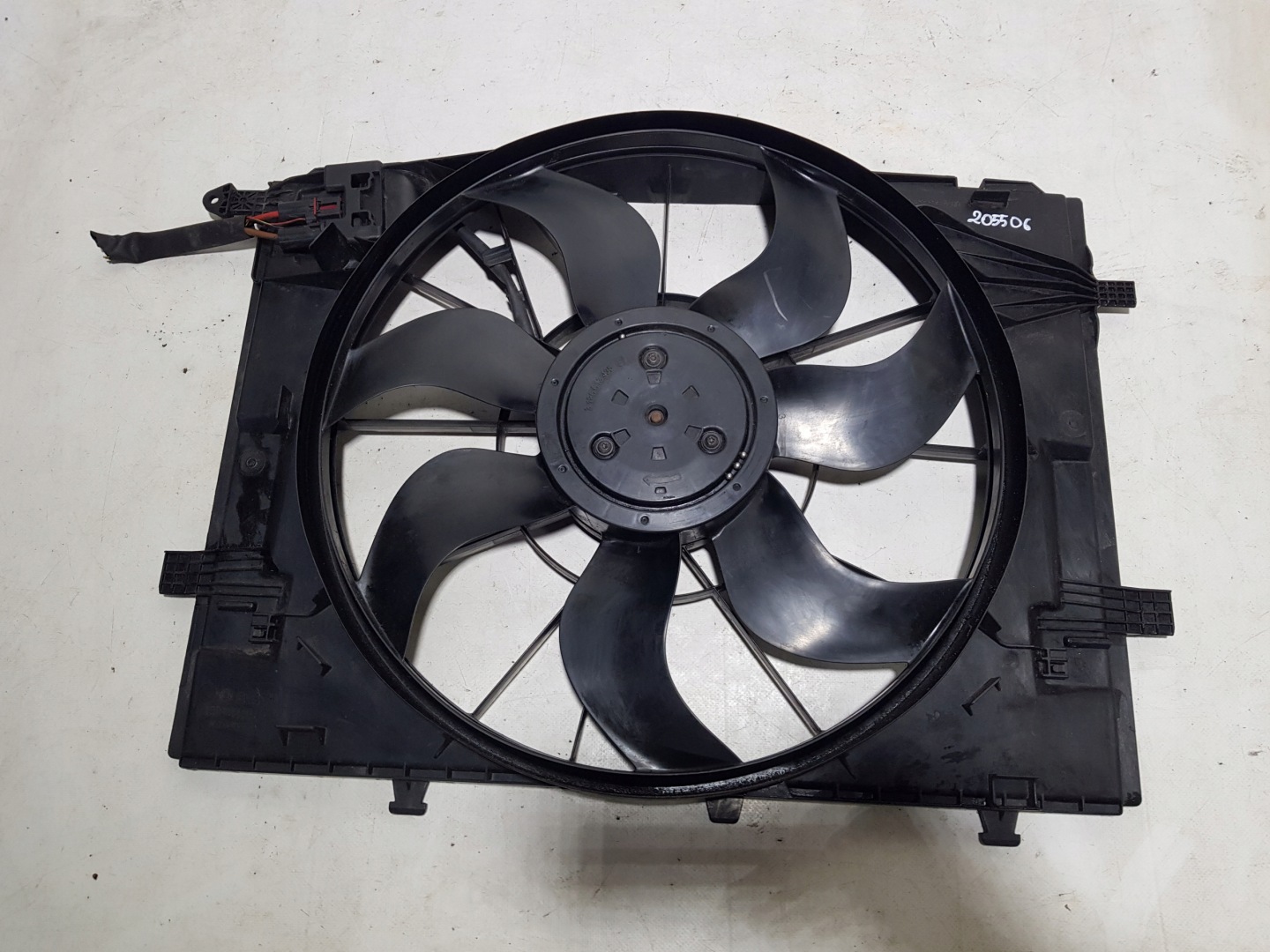 ventilátor chladiče MERCEDES W205 0999060812