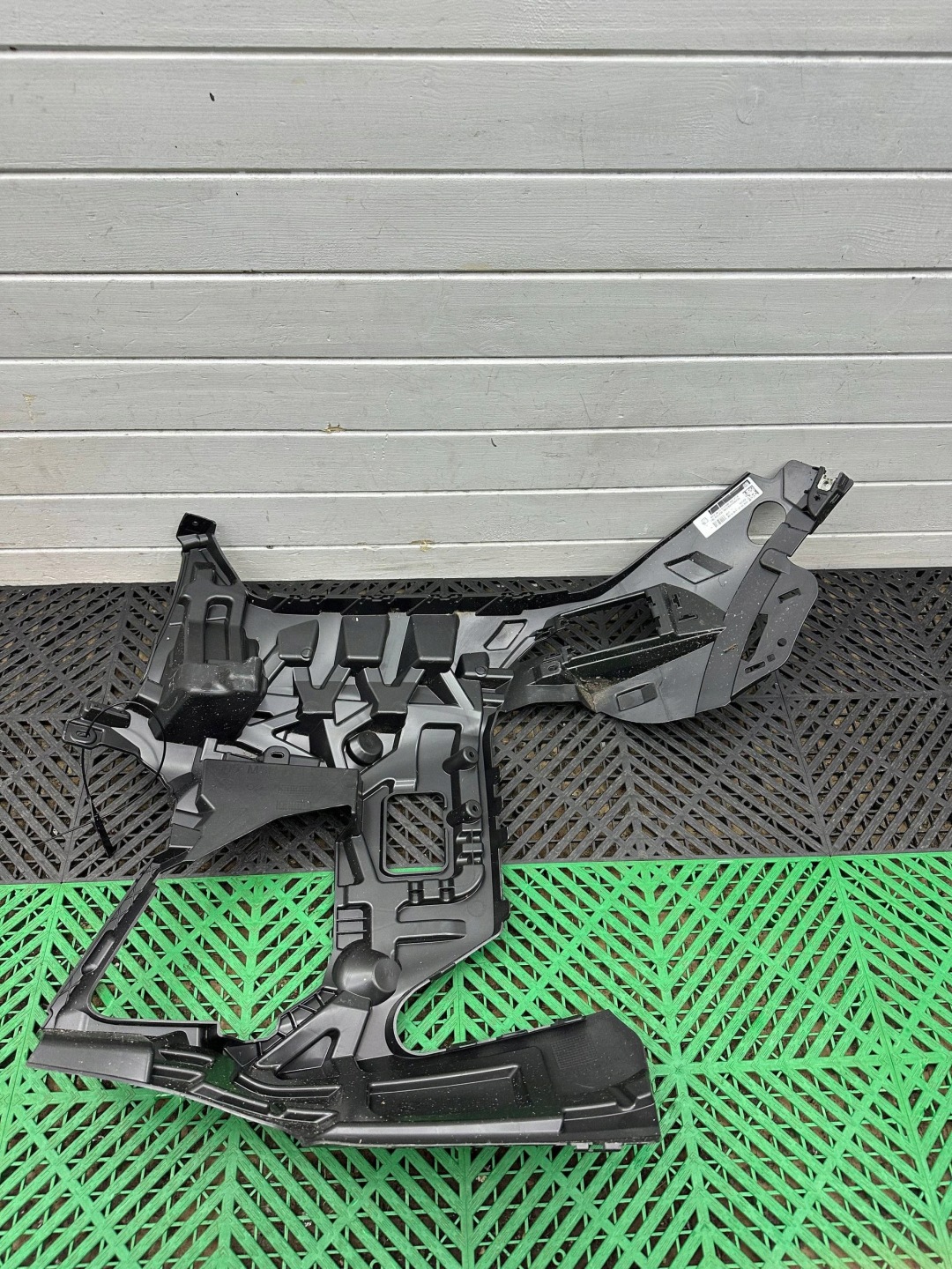 bumper bracket right front BMW X5 G05 LCI m-packet 8085628