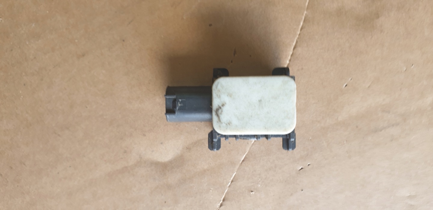 impact sensor sensor 0038202826 Mercedes R ML W164 OE