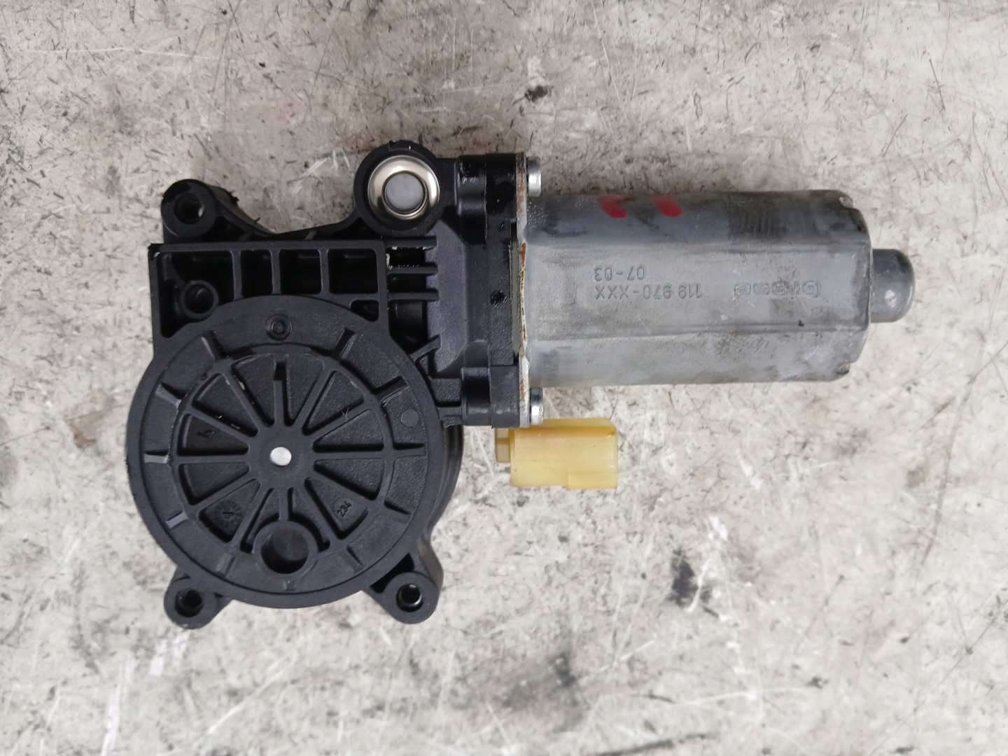 VOLVO V70 II mini motor windows right rear part 0130821776