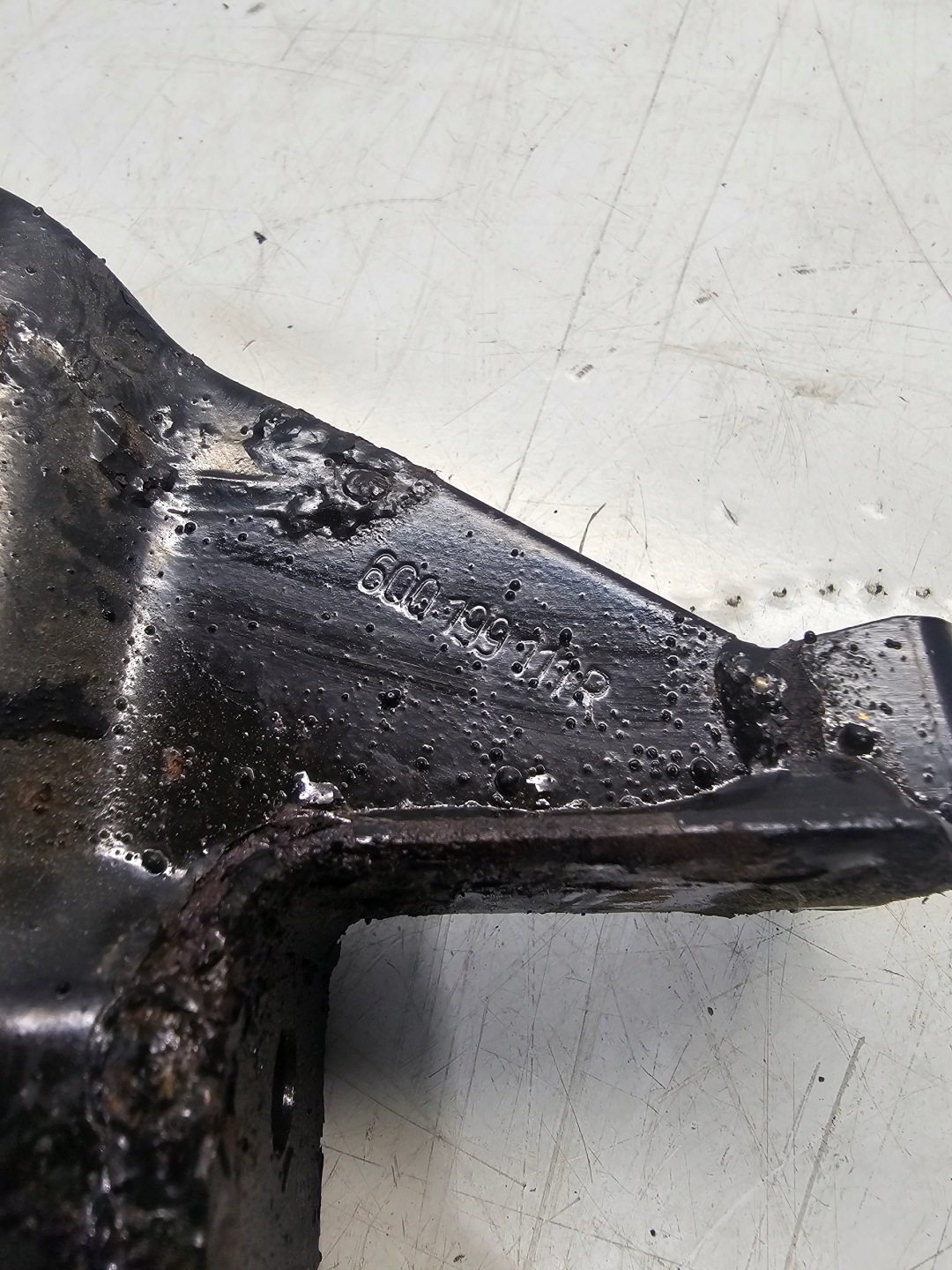 GETRIEBEHALTER GETRIEBE AUDI VW SKODA 6Q0199111R