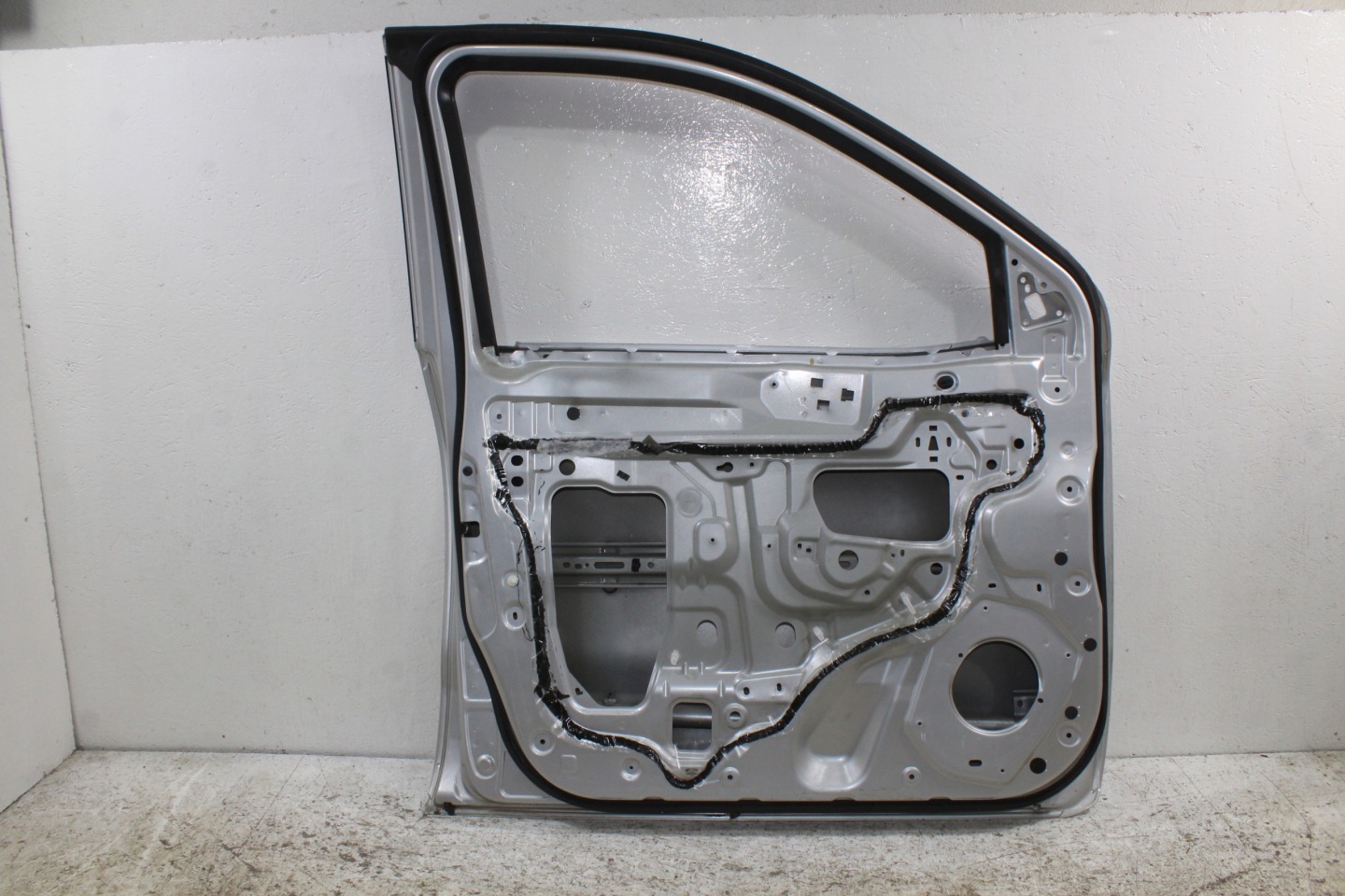Renault Alaskan Nissan Navara door left front