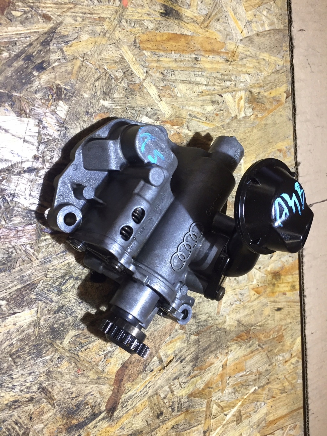 AUDI A4 B8 2.0 TFSI Ölpumpe CDNC 06H115105AF