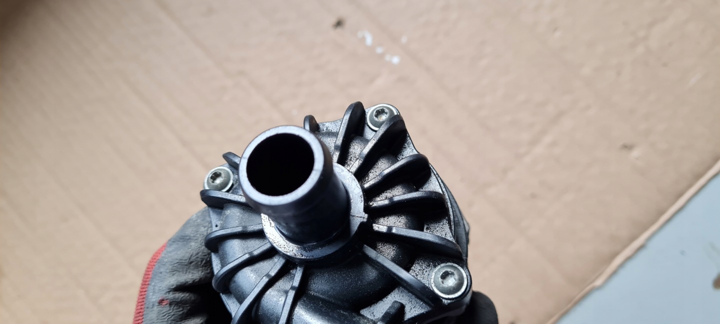 S6 C7 4G A6 pumpa vode 4.0 TFSI 8K0965567B S7 4G A7