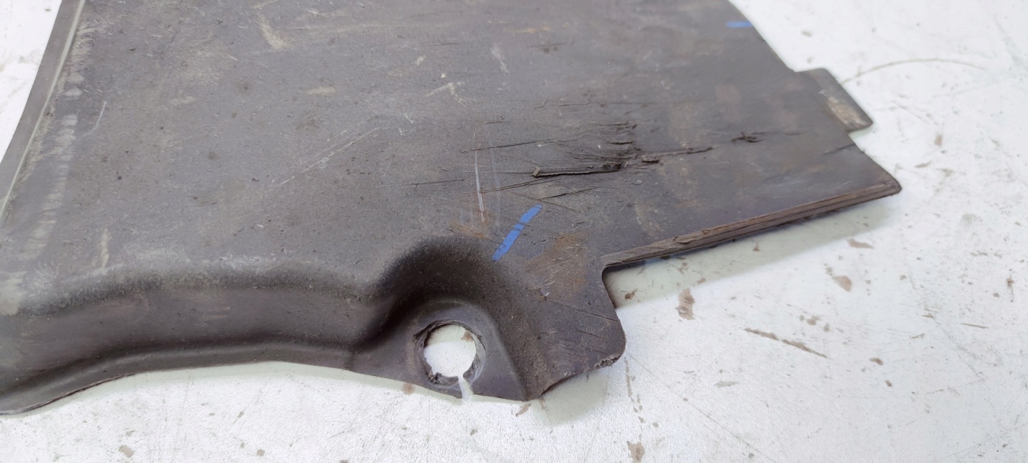 cover chassis front AUDI A4 B9 8W0825201 *2*