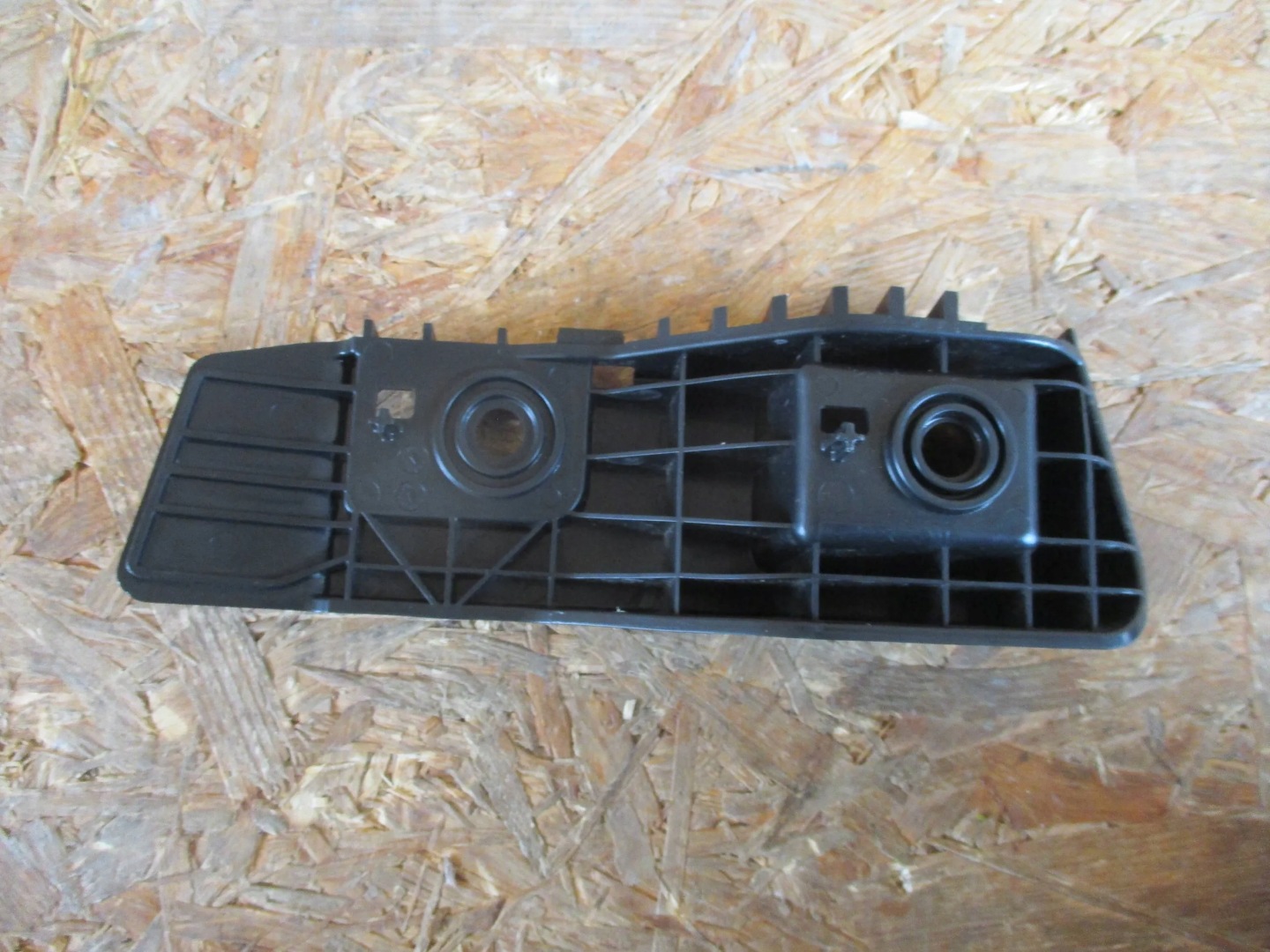 bumper bracket rear part right TESLA MODEL 3