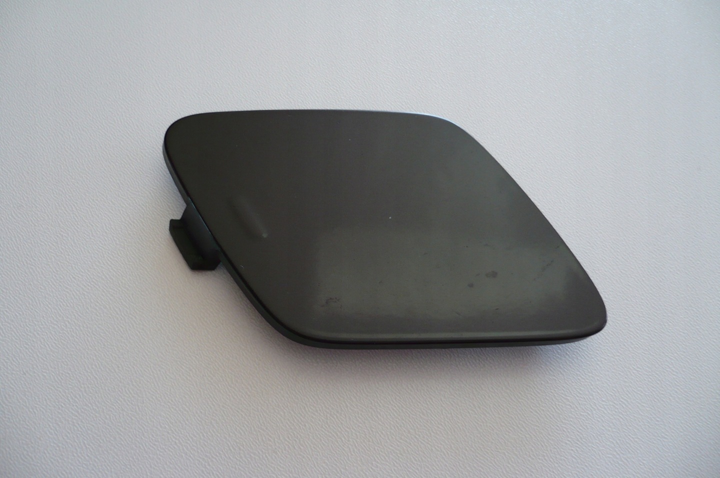 VOLVO XC60 II LIFT 22- R-design towing hook cap bumper front