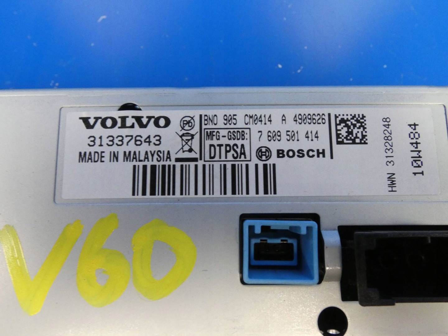 VOLVO V60 and S60 II XC60 EKRAN display RADIA navigation devices