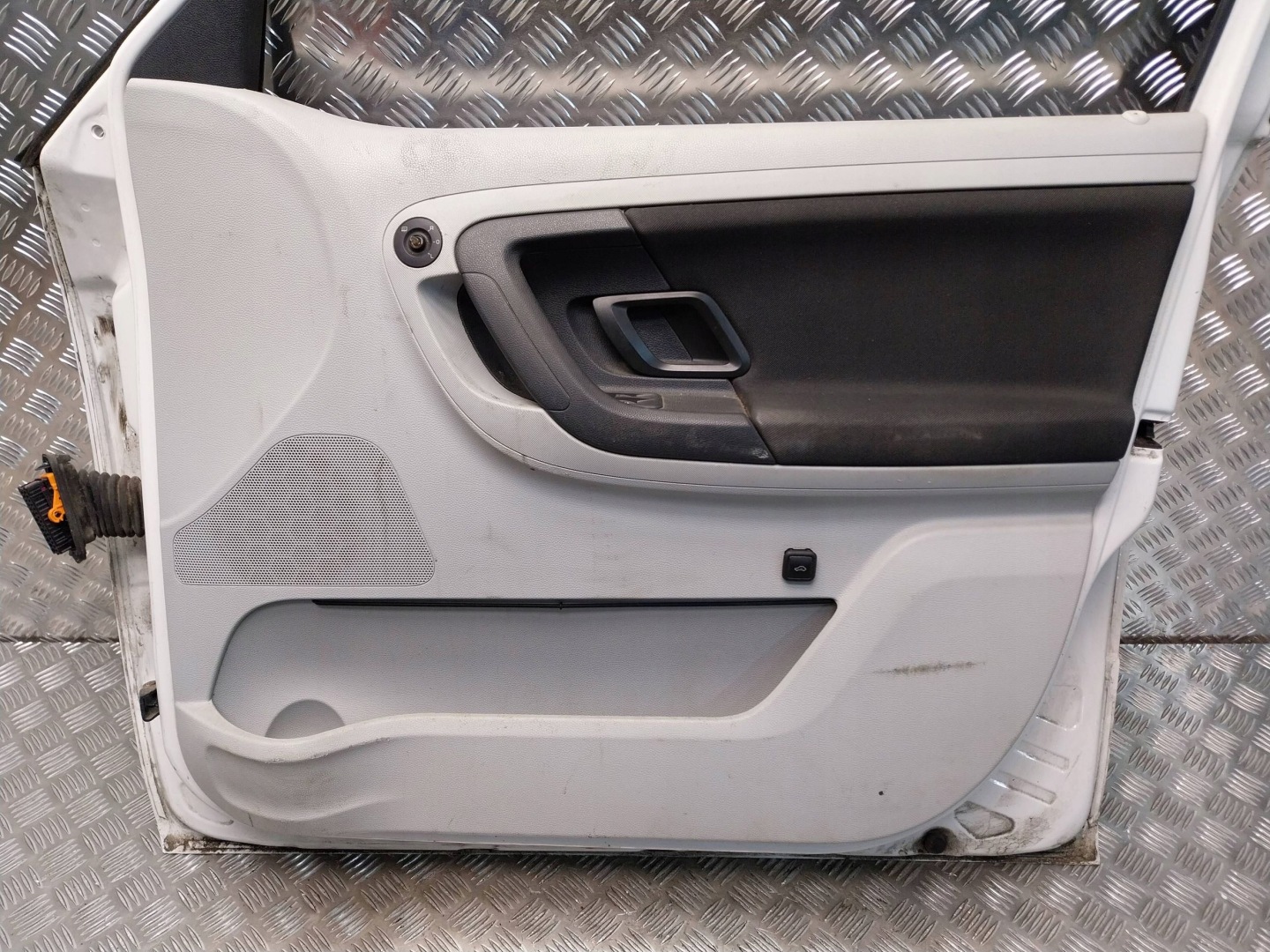 door front right SKODA FABIA II LIFT 07