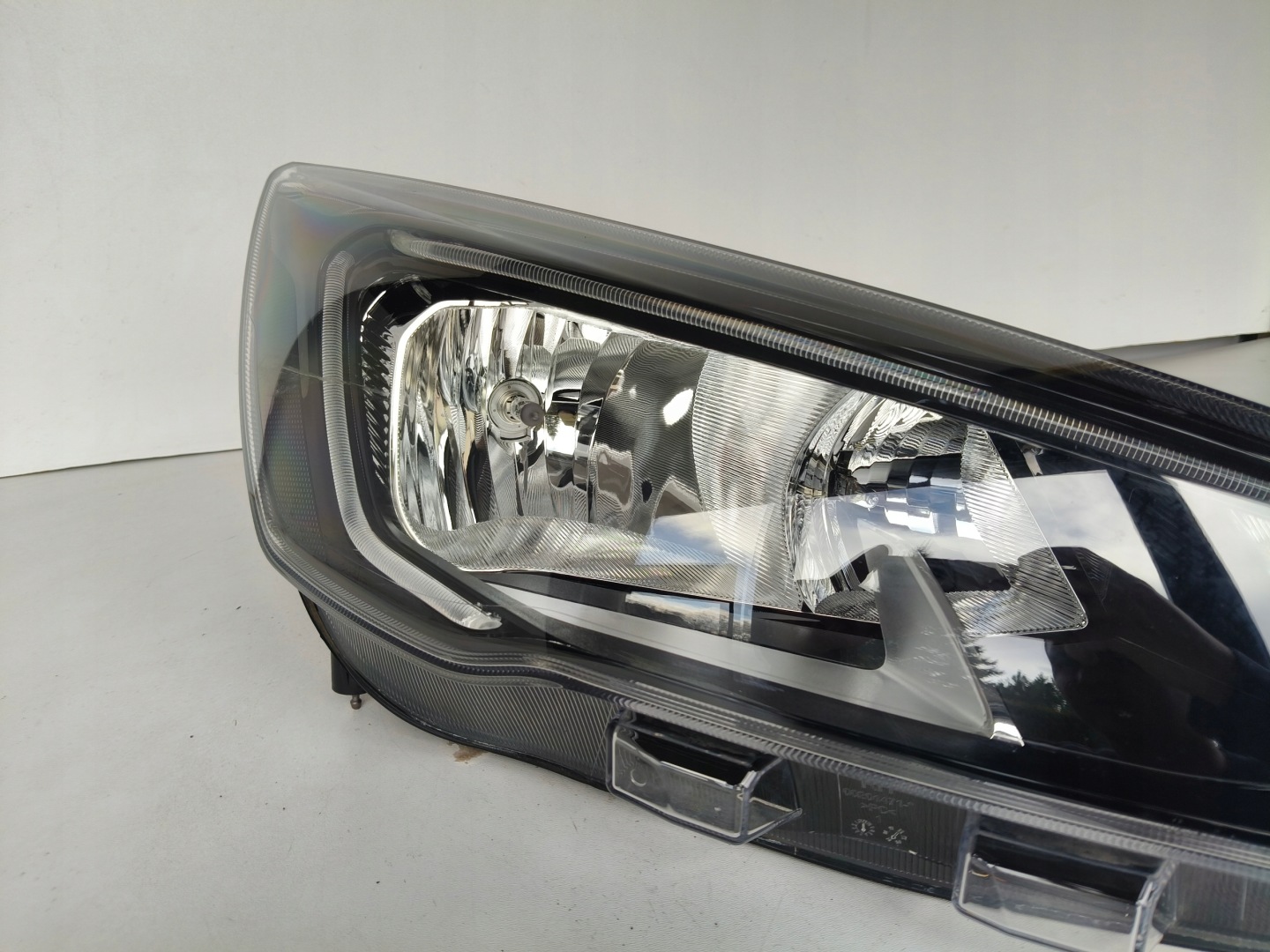 light right REFLEKTOR FORD FOCUS MK4 18- LED