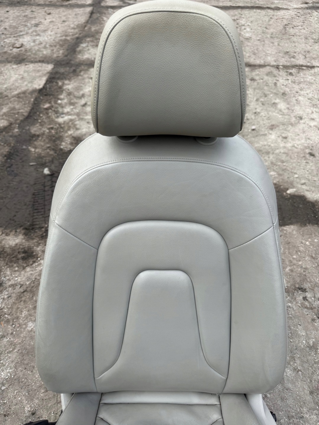 AUDI A4 B8 seat left front front driver´s leather GRZANY