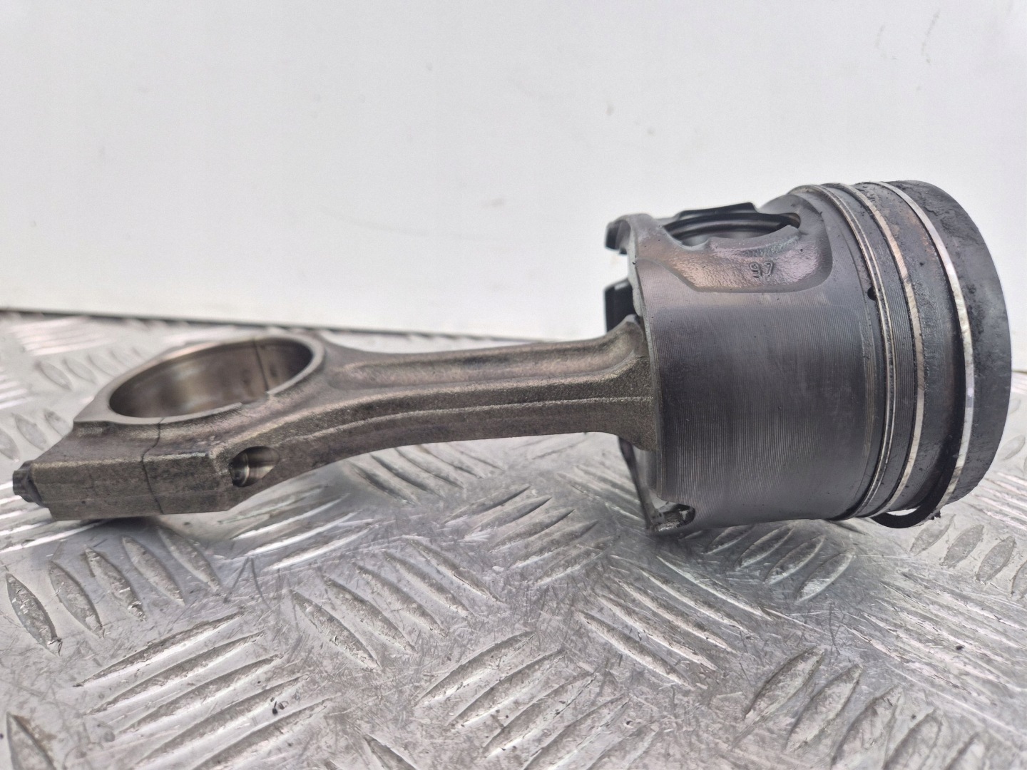 piston avec bielle BMW 3 E90 E91 320d 0840BB N47D20A