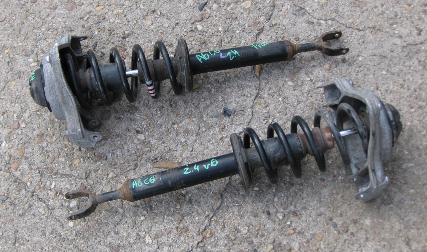 AUDI A6 C6 2.4 6V 05R KOMBI shock absorber front 4F0413031