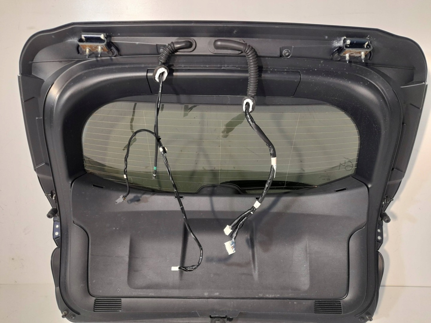 Suzuki Swace trunk door boot H16412345