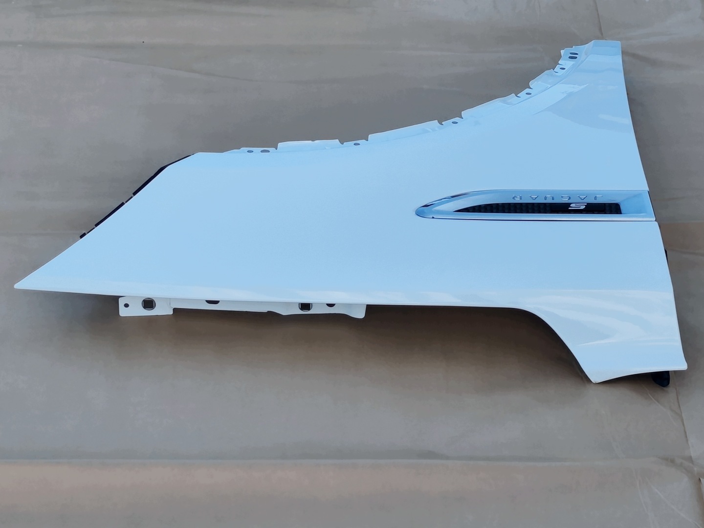 JAGUAR E-PACE 2017-2024 fender right front original 16A182-AD
