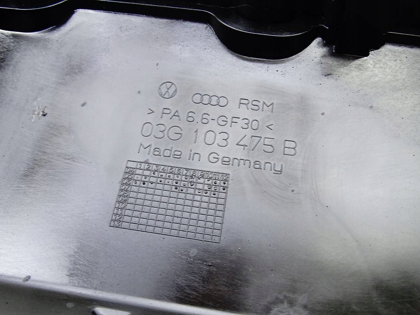 Abdeckung oben der Ventile AUDI A4 B7 A6 C6 2.0 TDI 03G103475B